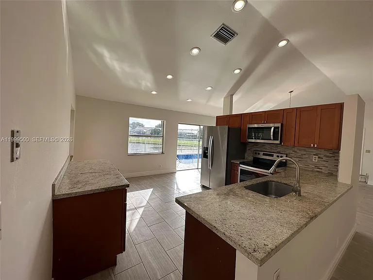 9841 Ridgecreek Rd — Photo 11