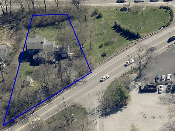 2nd image of 715 Congress Ave