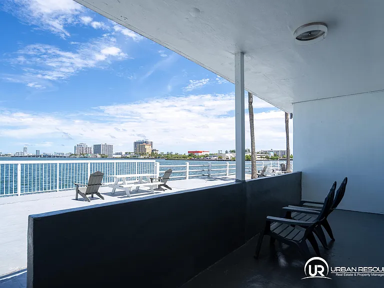 7931 East Dr #305 — Photo 9
