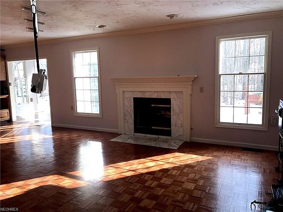 4th image of 5424 Oakwood Dr