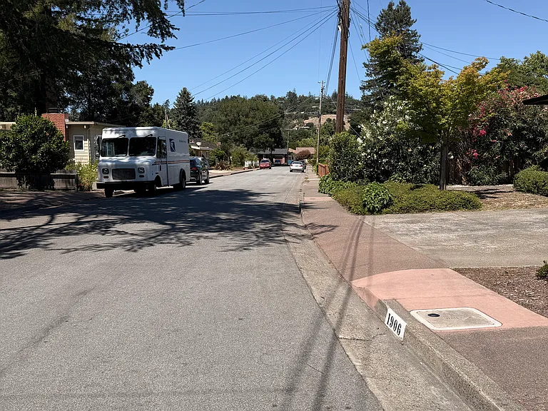 1906 Diamond Ct — Photo 37