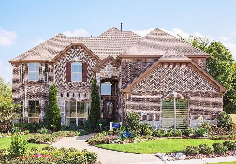 1st image of 734 Fairfax Ln