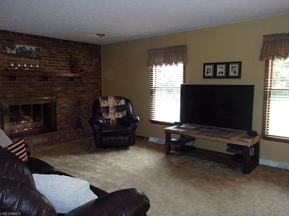 3rd image of 7015 Tamarack Dr