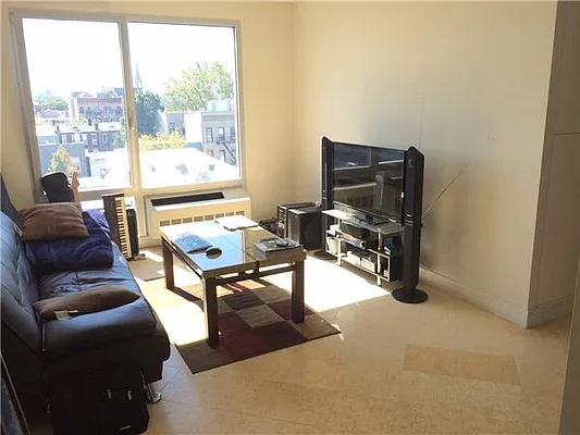 Rented by David Francis New York LLC | media 10