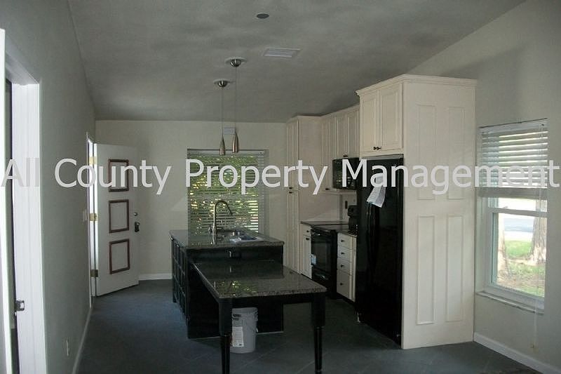1st image of 5423 Parkside Villas Dr