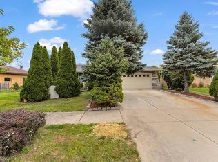 14574 Seneca Trl, Middleburg Heights, OH 44130