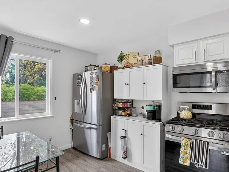 1551 Mount Vernon Ave — Photo 11