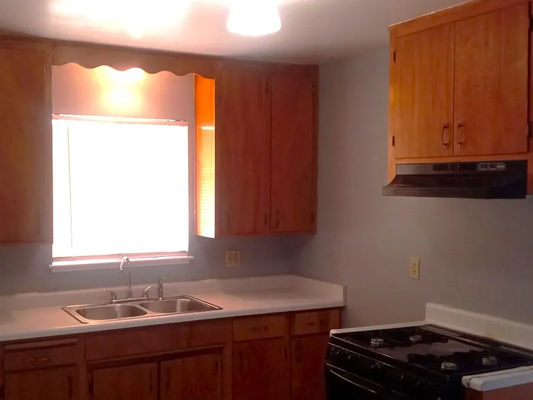 238 Corson Ave — Photo 7