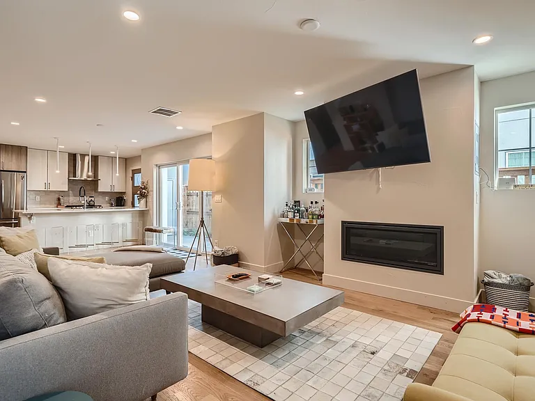 1456 N Zenobia St — Photo 3