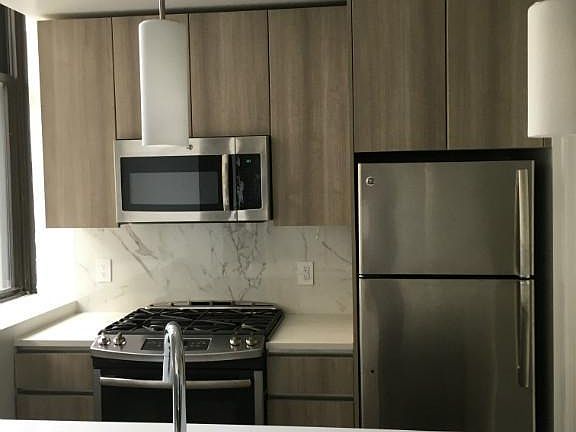 3rd image of 15 Park Row APT 6O