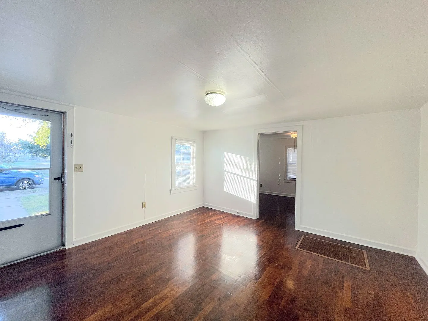 Remodeled 1 bedroom home — Photo 2
