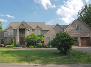 225 Troon Rd, Paducah, KY 42001