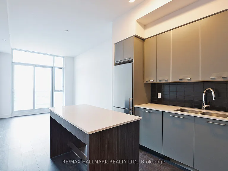 9471 Yonge St #Penthouse 01 — Photo 10