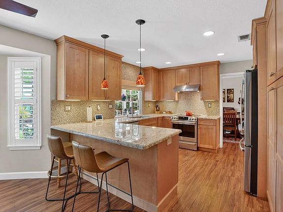 4th image of 5221 Fairway Ct