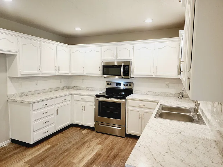 4303 S Sulgrove Ave — Photo 3