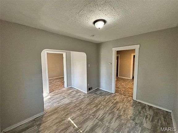 4th image of 6723 Stratford Ave