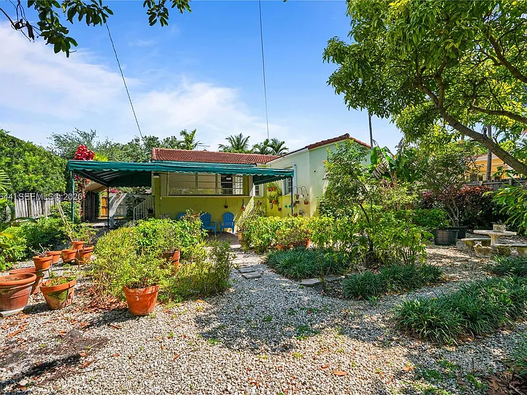 2460 SW 24th St — Photo 45