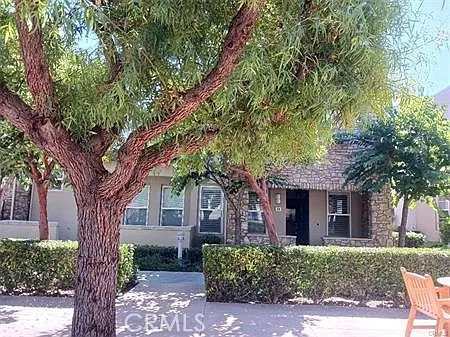 66 Colonial Way