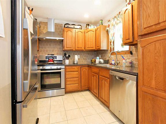 5th image of 2906 Gull Ave