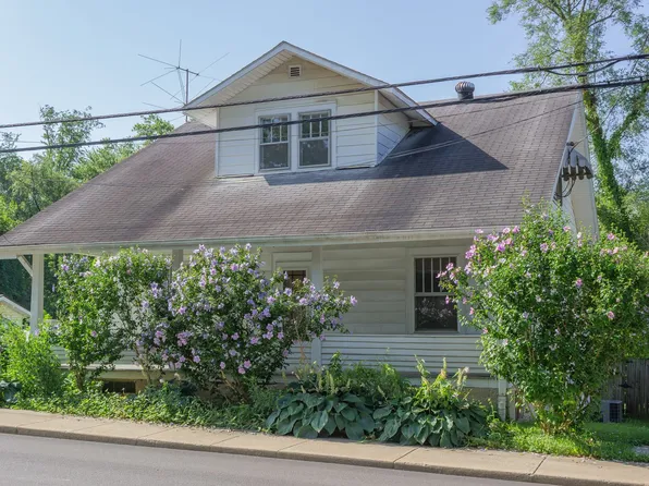 Eleventh St, 817 W 11th St, Bloomington, IN 47404