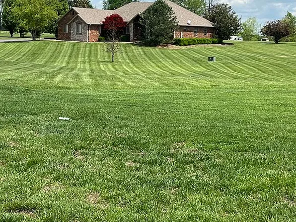 200 Oak Knoll Rd, Sparta, MO 65753