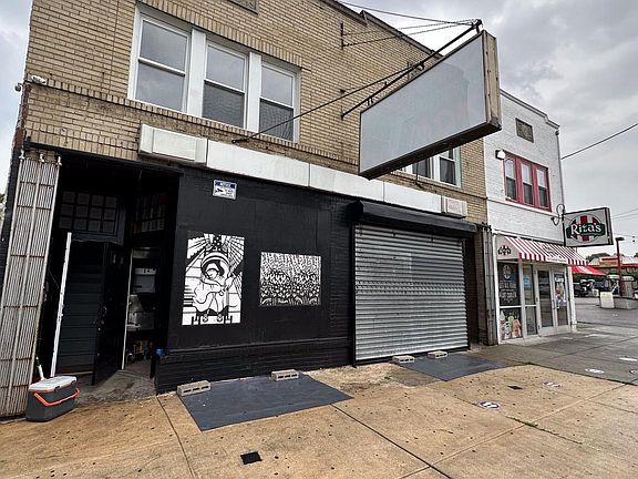 2nd image of 5817-5819 Wayne Ave
