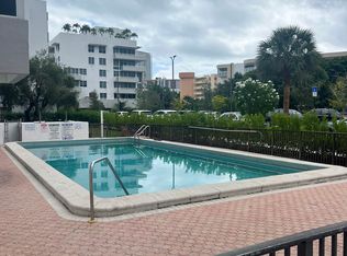 250 180th Dr APT 302, Sunny Isles Beach, FL 33160