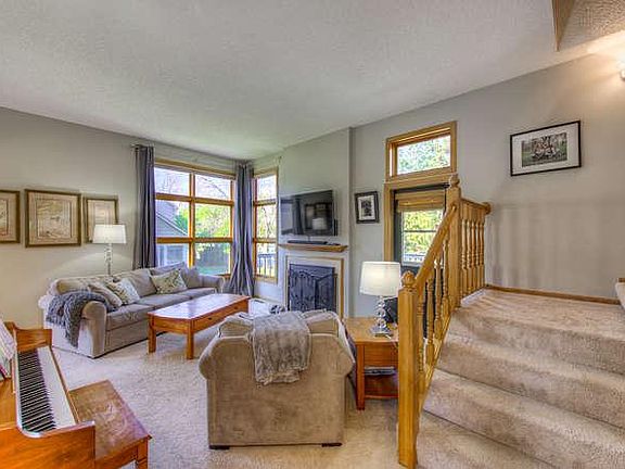 3rd image of 659 Sullivan Dr NE