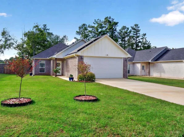 150 Briar Bend Dr, Rusk, TX 75785