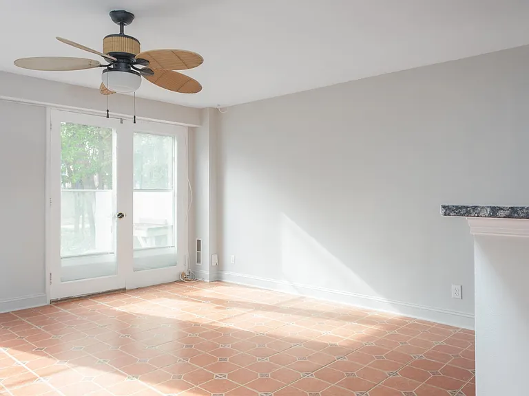 57 G St SW #B — Photo 2
