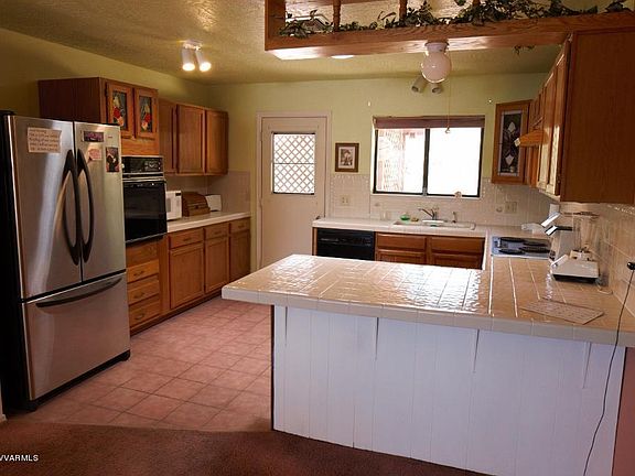 3rd image of 1692 E Sandy Ln