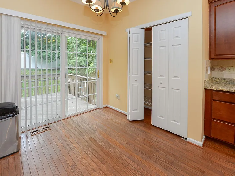 200 Rolling Hill Dr — Photo 14