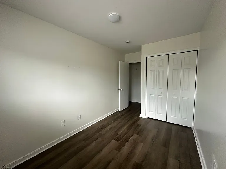 202 Devonshire Rd — Photo 11