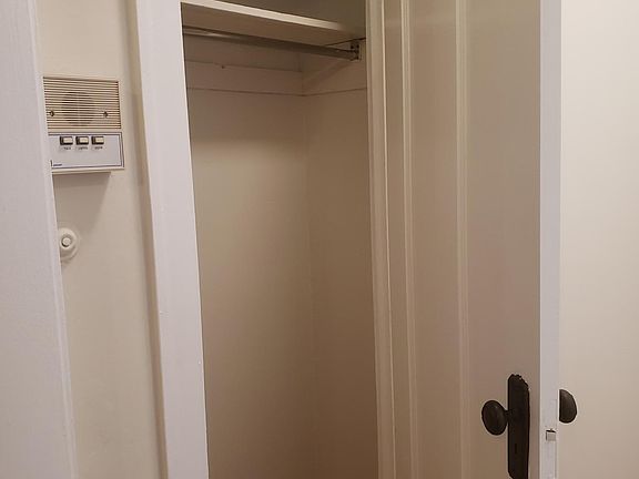 3rd image of 4226 N Clark St #24-2