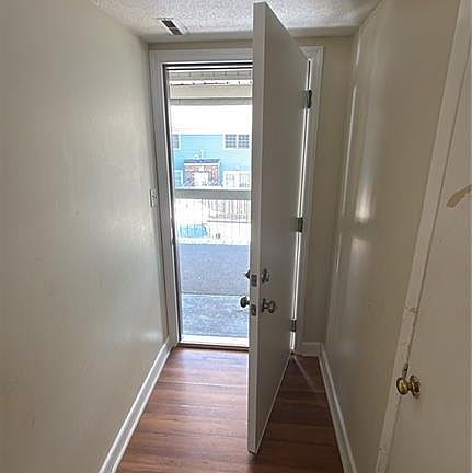 2nd image of 2922 Ramsgate Ct