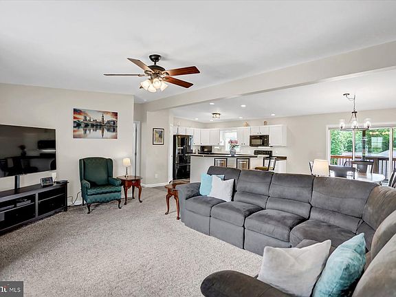 4th image of 38 Whitetail Cir