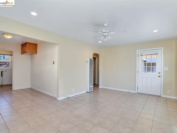 3rd image of 1111 E St #A