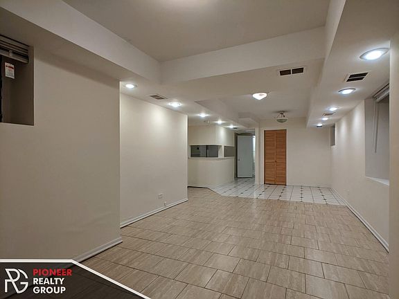 4th image of 5051 N Damen Ave #G