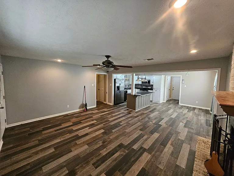 110 Lacey Ln — Photo 4