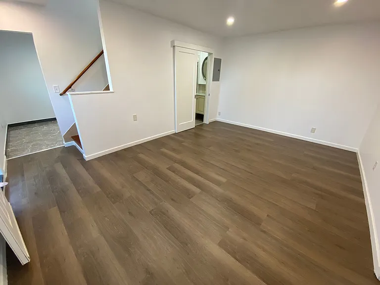 2086 Arctic St — Photo 6
