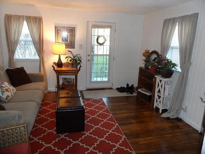 2 bed, 1.0 bath, 850 sqft, $1,600 — Photo 2