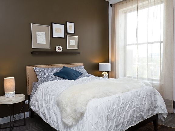 3rd image of 5307 S Hyde Park Blvd APT 415