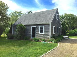 14 Richmond Ave, Oak Bluffs, MA 02557