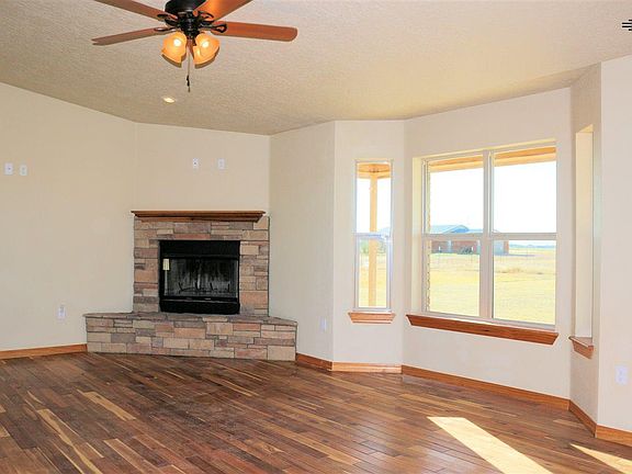 5th image of 438 Curry Ave #10