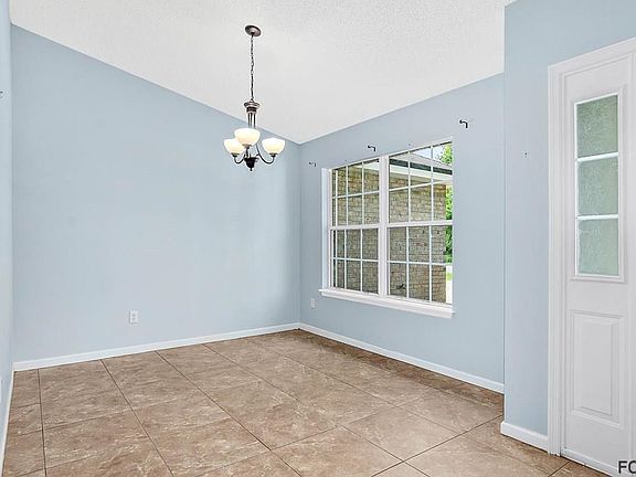 2nd image of 207 Parkview Dr