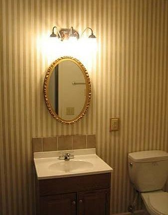Guest Half Bathroom!