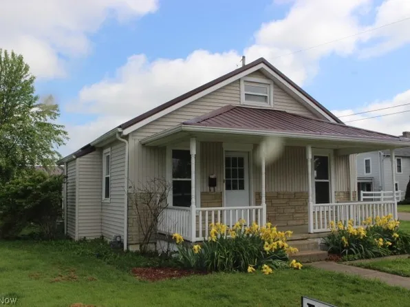 6 7th St, Belpre, OH 45714