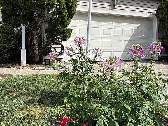 3rd image of 83 Roundtop Road