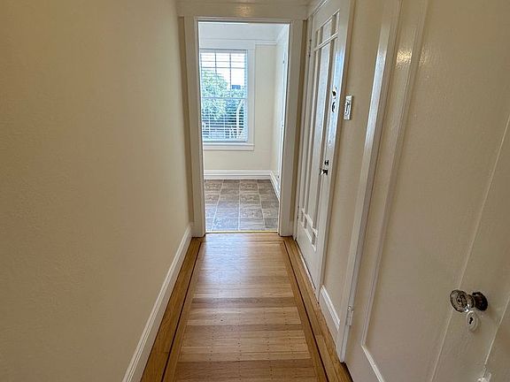 4th image of 230 Oak St APT 36