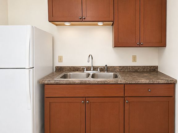 2nd image of 535 N Main St #4